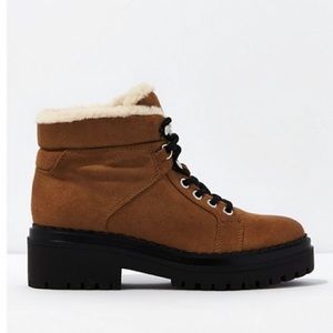 American Eagle chunky hiking boot